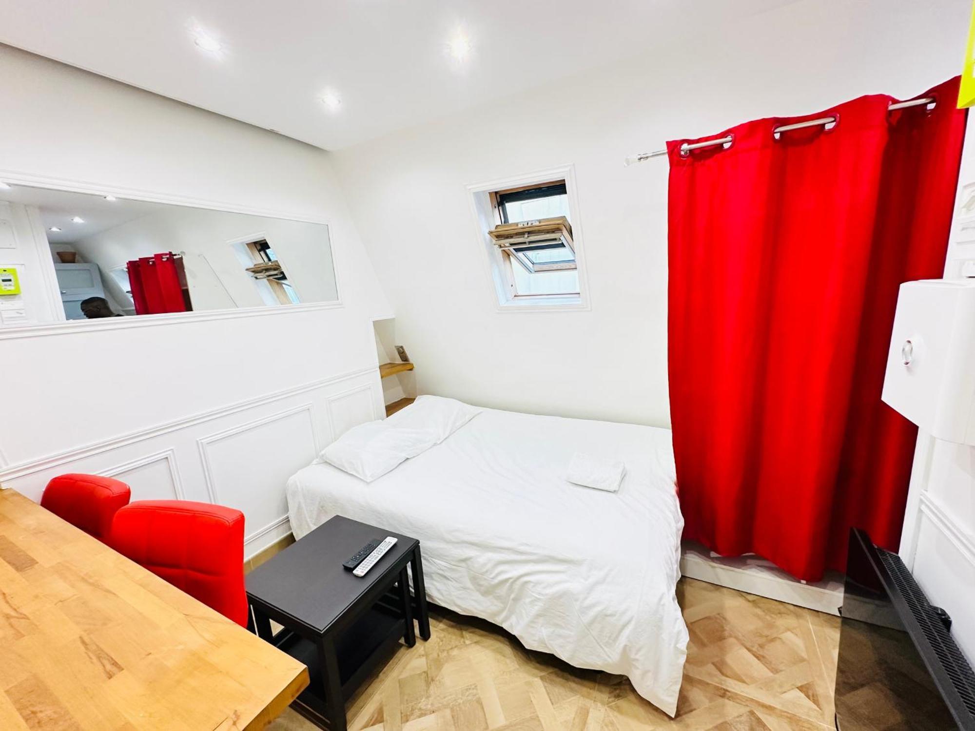 Appartement Pretty Flat In Parijs